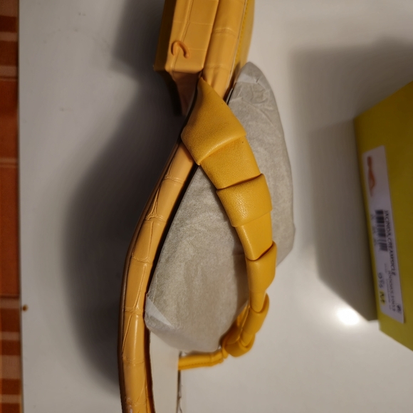 Sandals - Picture 4 of 8